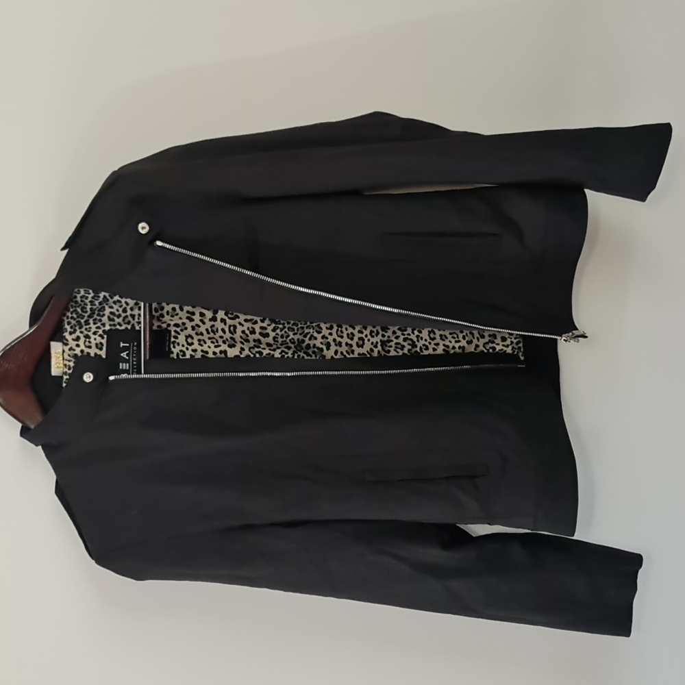 Vintage style men's black zipup jacket by Zara